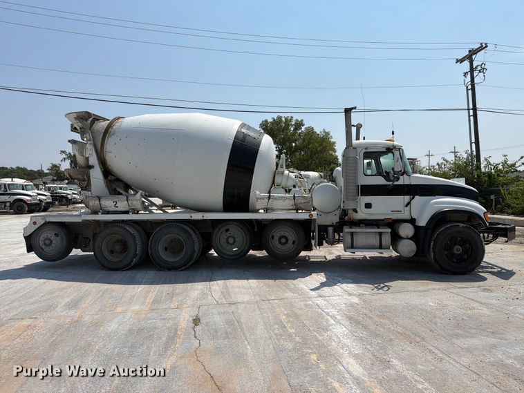 2004 Mack Granite CV713 Ready Mix Truck - photo 4
