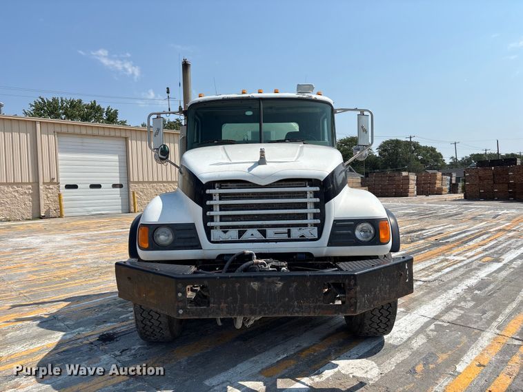2004 Mack Granite CV713 Ready Mix Truck - photo 2
