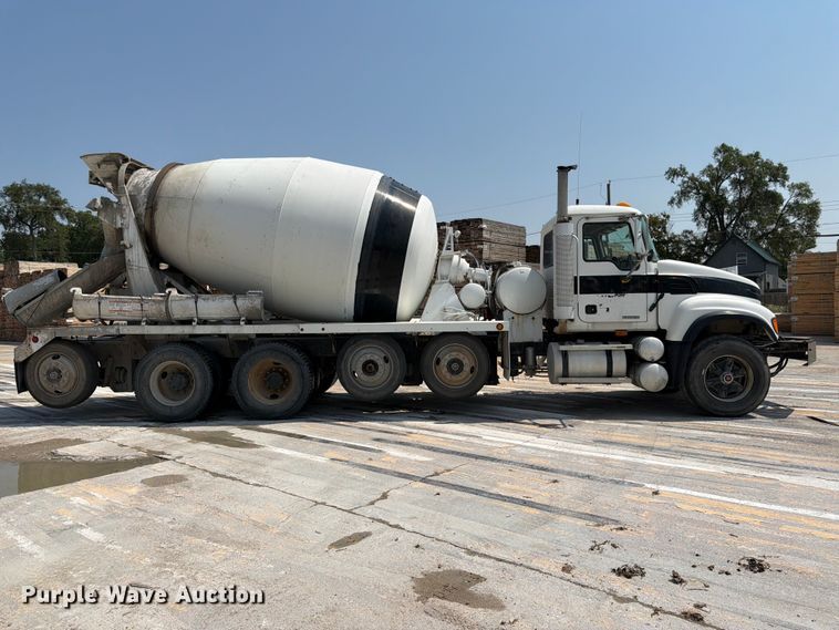 2006 Mack Granite CV713 Ready Mix Truck - photo 4
