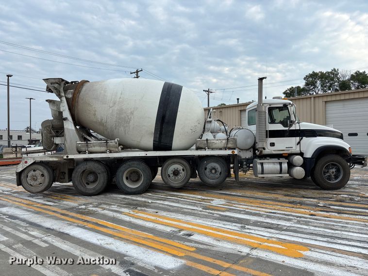 2004 Mack Granite CV713 Ready Mix Truck - photo 4