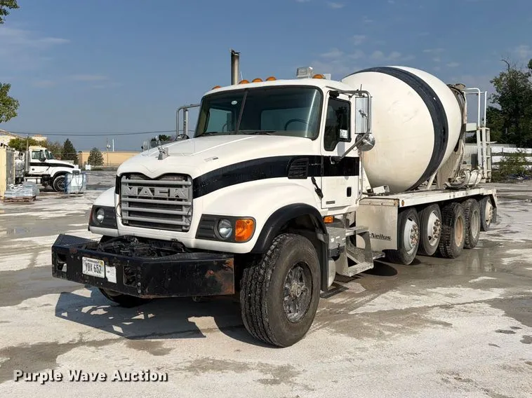 2005 Mack Granite CV713  Ready Mix Truck