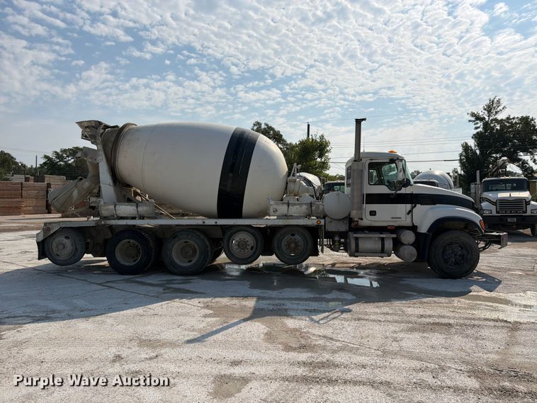 2005 Mack Granite CV713  Ready Mix Truck - photo 4