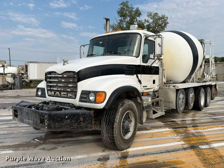 2004 Mack Granite CV713 Ready Mix Truck