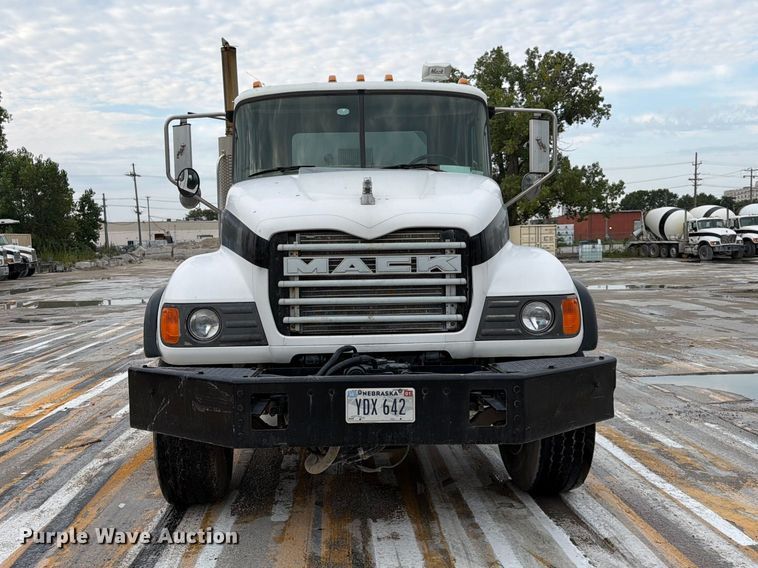 2006 Mack Granite CV713 Ready Mix Truck - photo 2
