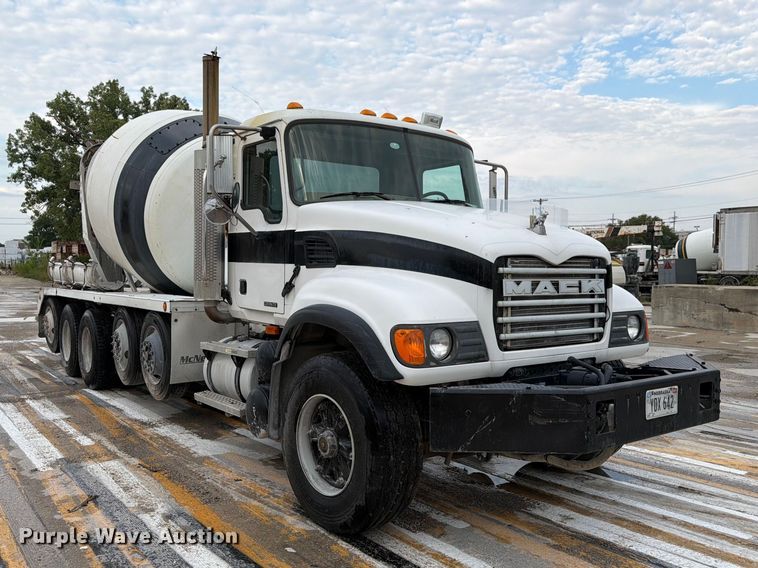 2006 Mack Granite CV713 Ready Mix Truck - photo 3