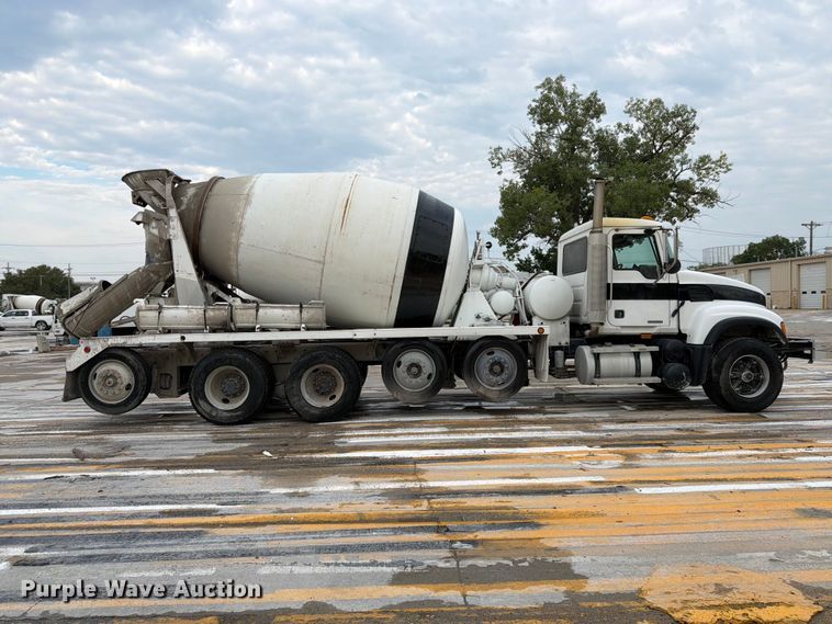 2006 Mack Granite CV713 Ready Mix Truck - photo 4