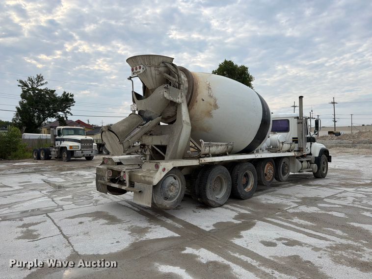 2004 Mack Granite CV713 Ready Mix Truck - photo 5
