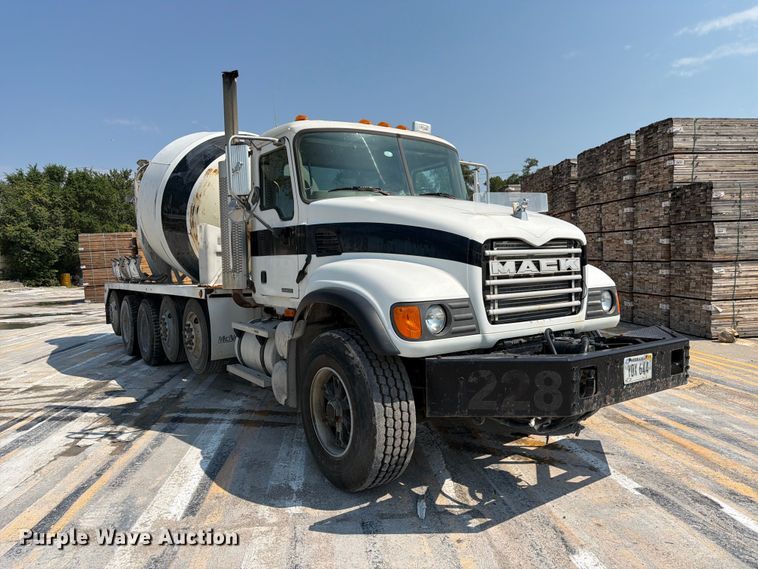 2006 Mack Granite CV713 Ready Mix Truck - photo 3
