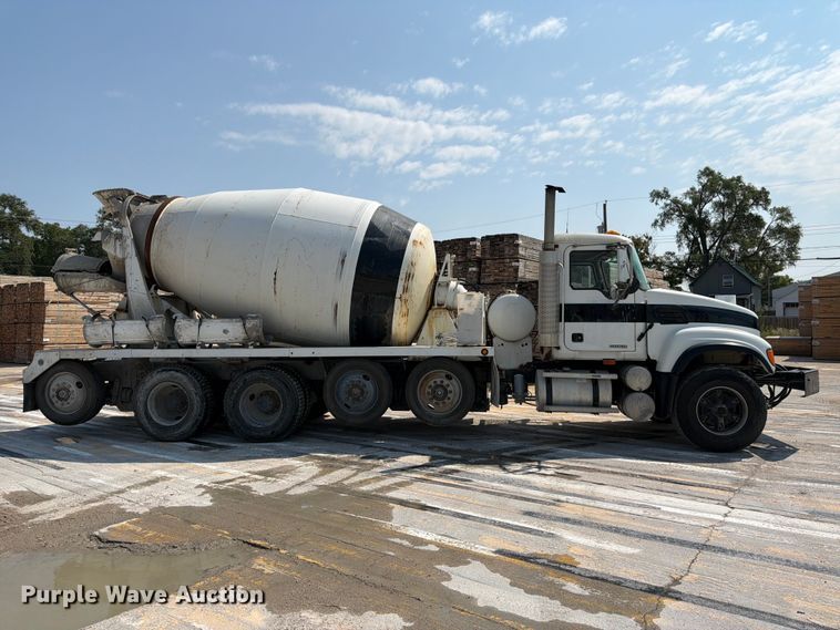 2006 Mack Granite CV713 Ready Mix Truck - photo 4
