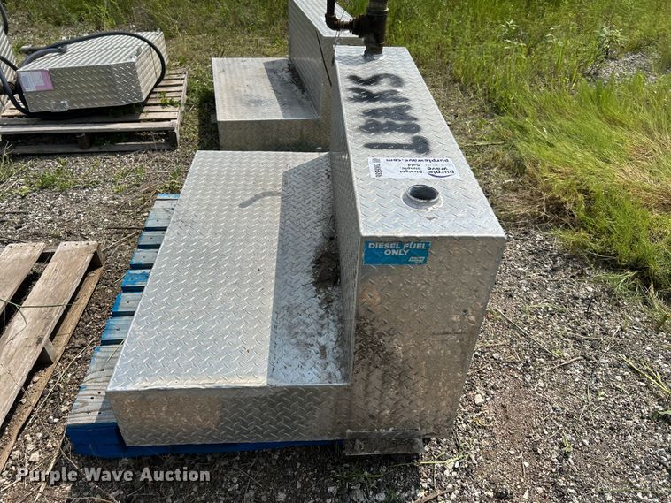 (3) Fuel Tanks - photo 4