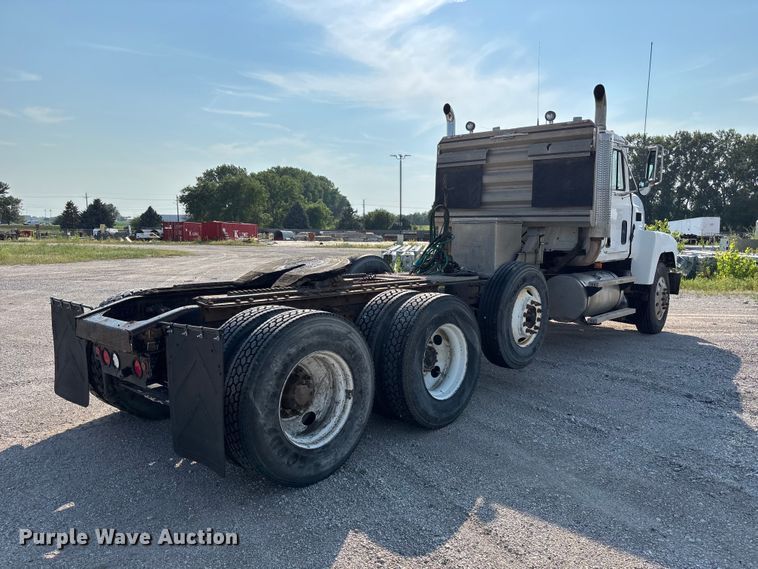 2003 Mack CH613 Semi Truck - photo 5