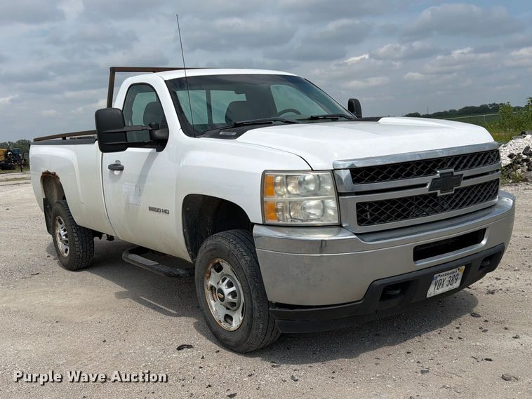 2011 Chevrolet Silverado 2500HD Pickup Truck - photo 3
