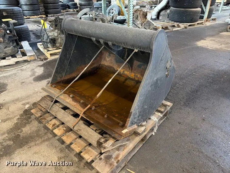 2016 Central Fabricators Bucket