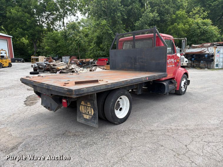 1995 International 4700 Flatbed Truck - photo 5
