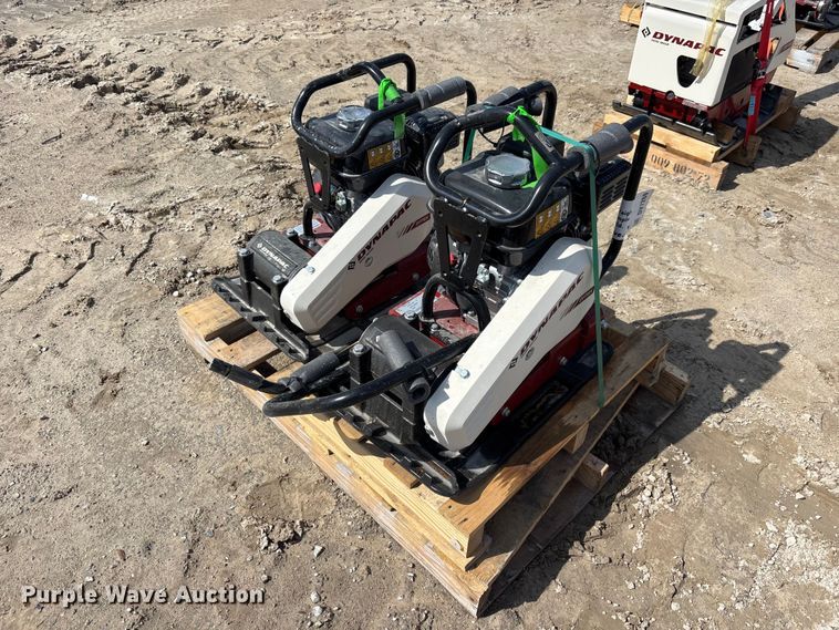 (2) Dynapac DFP8X Plate Compactors - photo 5