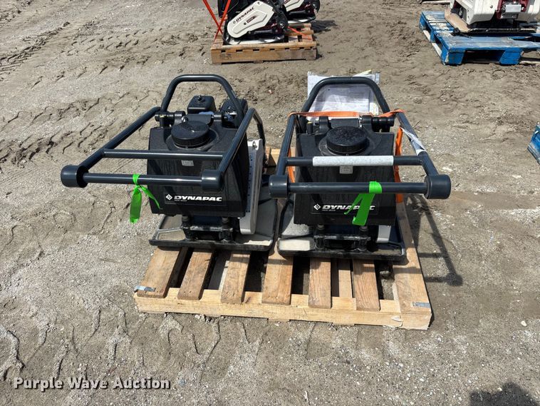 (2) Dynapac DFP7AX Plate Compactors - photo 4