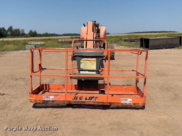 2000 JLG 660SJ Boom Lift - photo 2