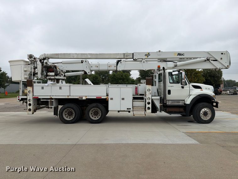 2011 International SX537 Bucket Truck - photo 4