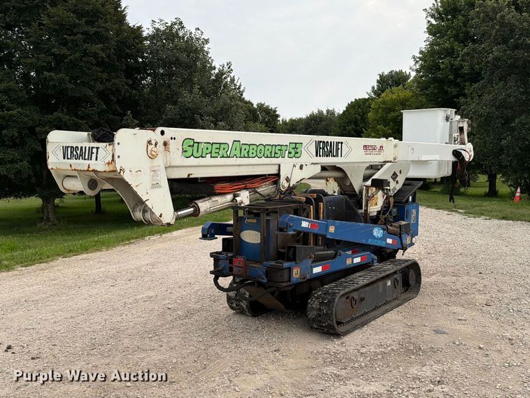 2013 Versalift MA53TD Tracked Boom Lift - photo 3