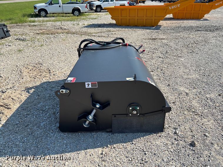 Gorilla 72 Skid Steer Sweeper - photo 4