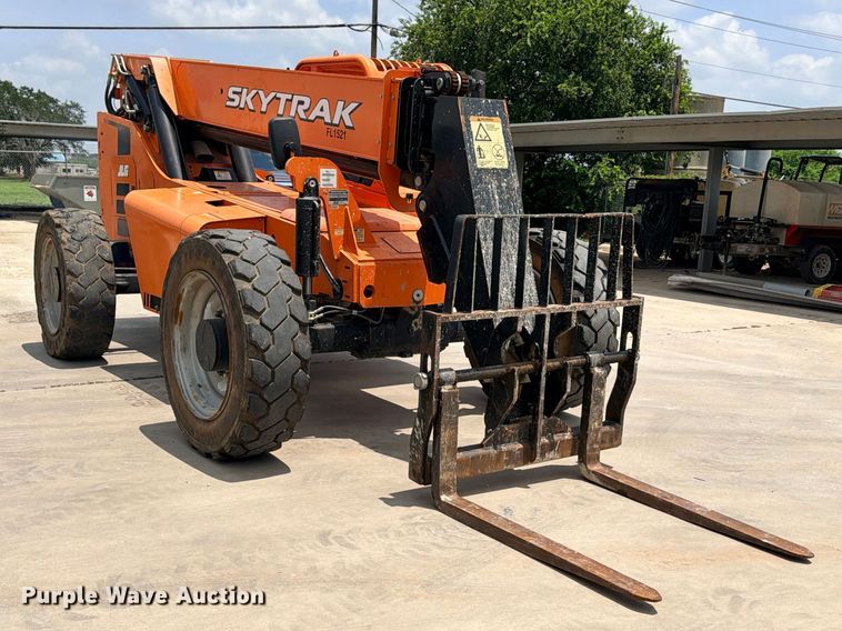 2020 JLG SkyTrak 8042 Telehandler - photo 3