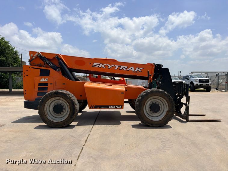 2020 JLG SkyTrak 8042 Telehandler - photo 4