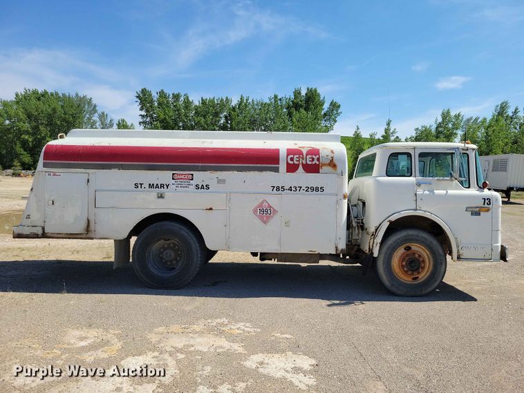 1984 Ford 7000 Fuel Truck - photo 4