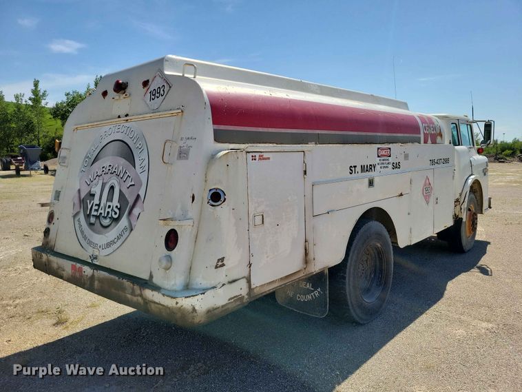 1984 Ford 7000 Fuel Truck - photo 5