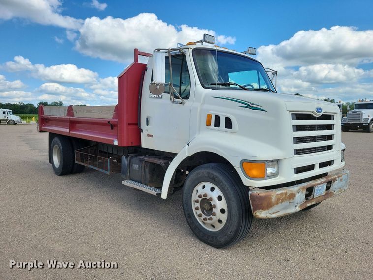 1997 Ford Louisville Dump Truck - photo 3