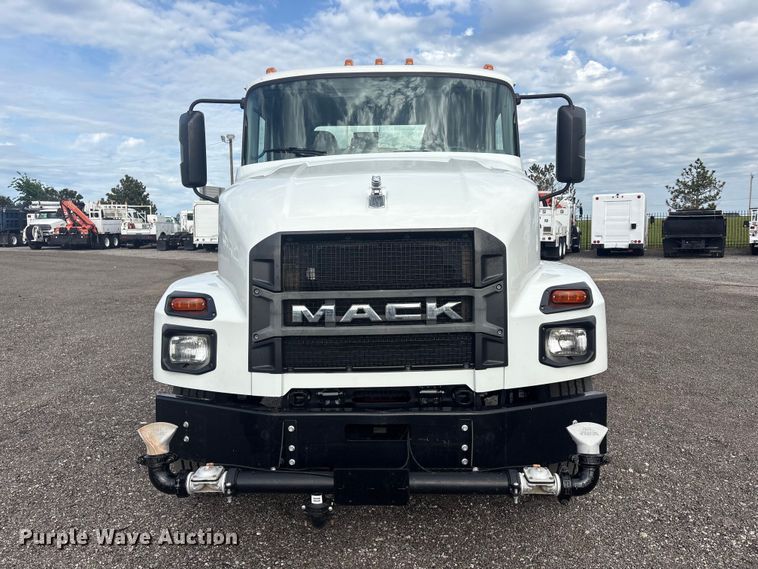 2023 Mack MD Water Truck - photo 2