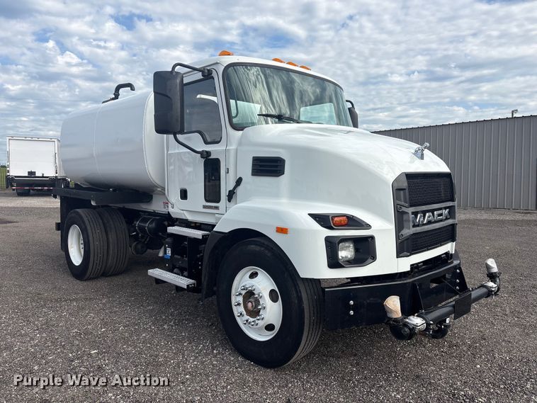 2023 Mack MD Water Truck - photo 3