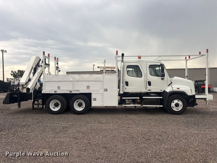 2013 Freightliner 114SD Crane Truck - photo 4