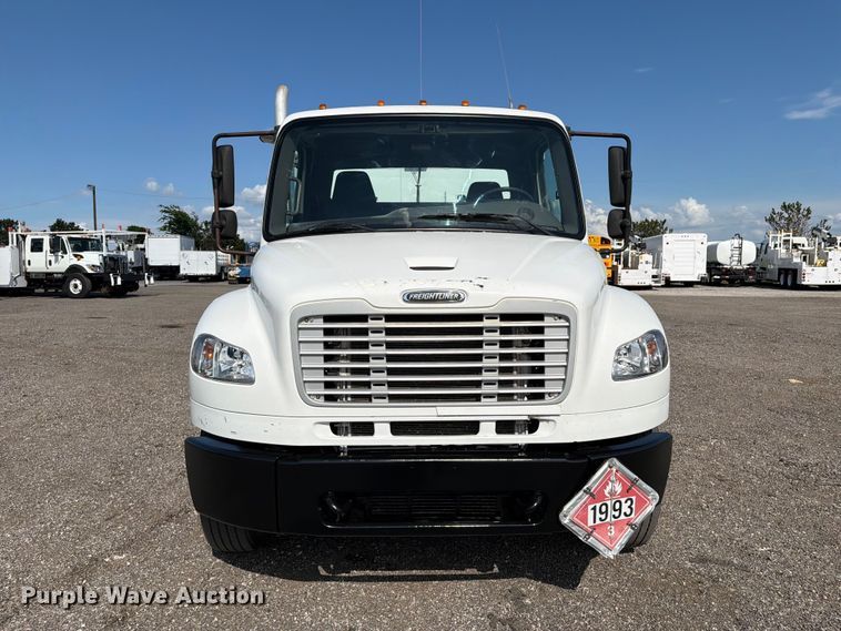 2012 Freightliner Business Class M2 Fuel / Lube Truck - photo 2