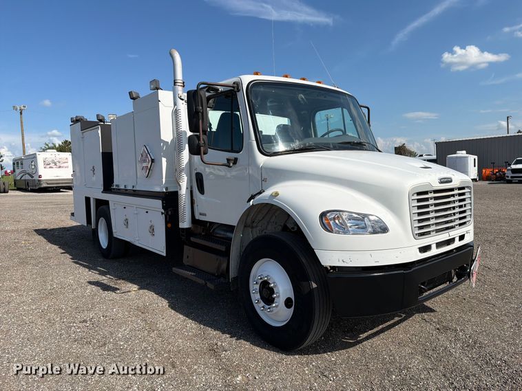 2012 Freightliner Business Class M2 Fuel / Lube Truck - photo 3