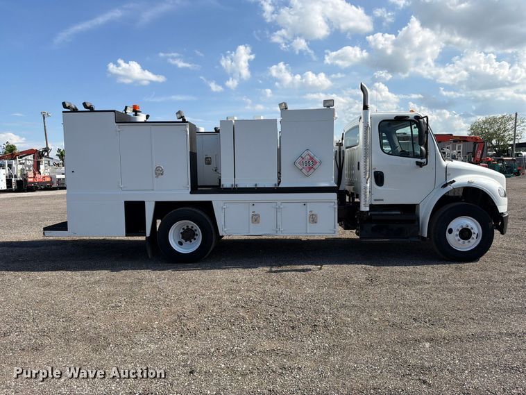 2012 Freightliner Business Class M2 Fuel / Lube Truck - photo 4