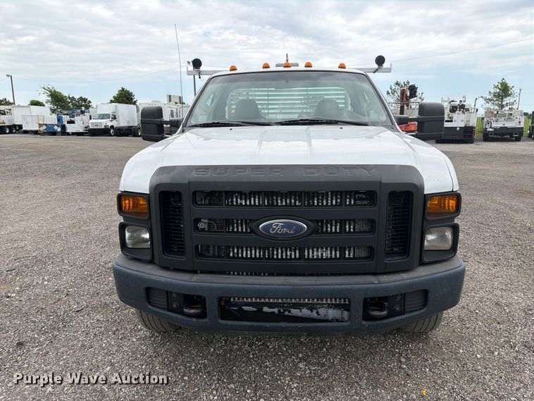 2008 Ford F350 Super Duty Utility Bed Pickup Truck - photo 2