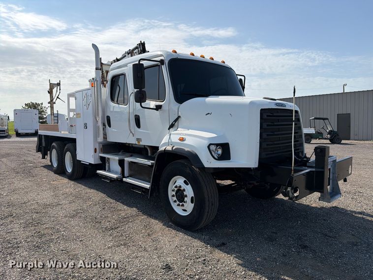 2016 Freightliner 108SD Crew Cab Crane Truck - photo 3