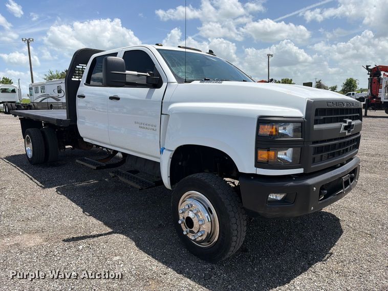 2020 Chevrolet Silverado 5500HD Crew Cab Flatbed Truck - photo 3