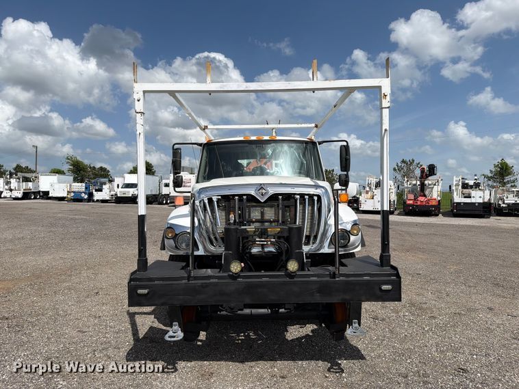 2008 International WorkStar 7500 Crew Cab Crane Truck - photo 2