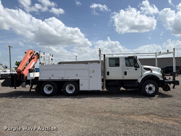 2008 International WorkStar 7500 Crew Cab Crane Truck - photo 4