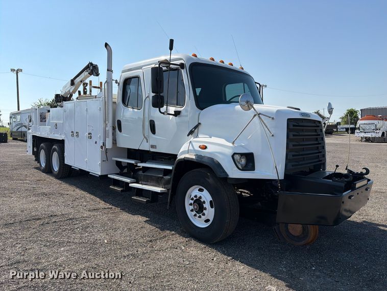 2013 Freightliner 108SD Crew Cab Crane Truck - photo 3