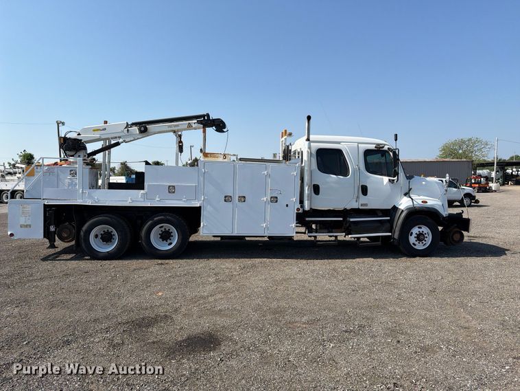 2013 Freightliner 108SD Crew Cab Crane Truck - photo 4