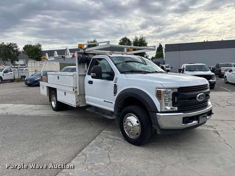 2019 Ford F450 Super Duty Flatbed Truck - photo 3