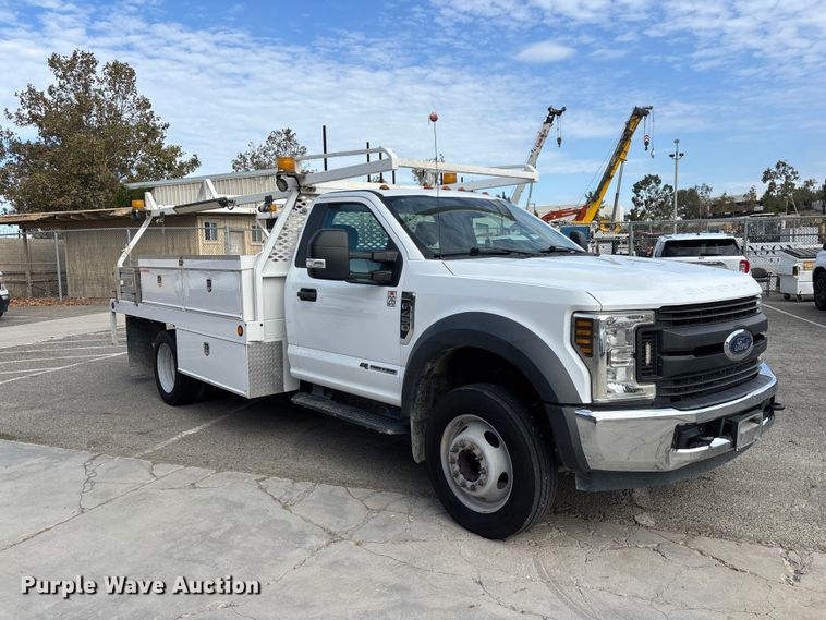 2019 Ford F450 Super Duty Flatbed Truck - photo 3