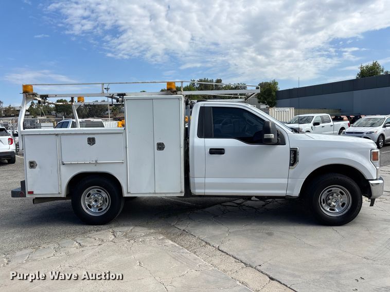 2020 Ford F250 Super Duty Utility Bed Pickup Truck - photo 4