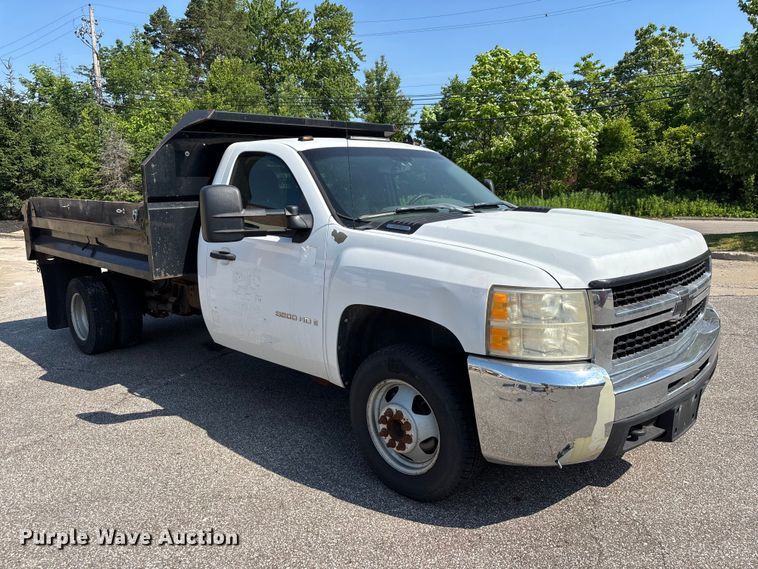 2009 Chevrolet Silverado 3500 Dump Bed Pickup Truck - photo 3