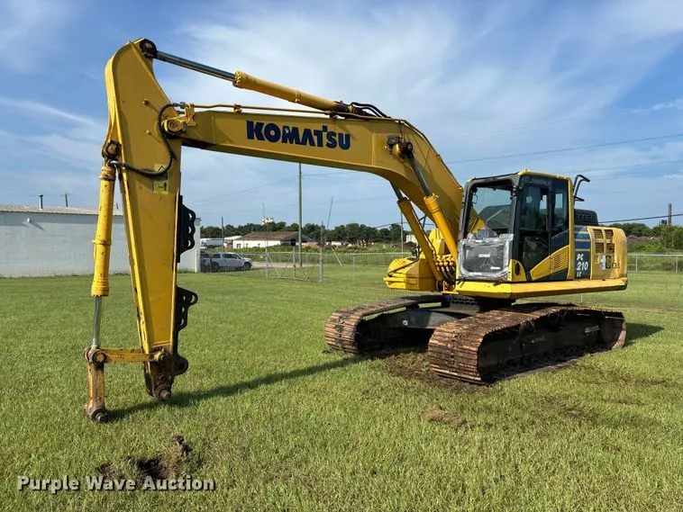 2017 Komatsu PC210LC-11 Excavator