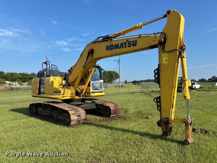 2017 Komatsu PC210LC-11 Excavator - photo 3
