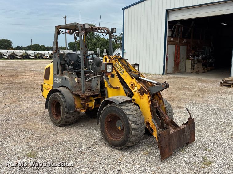 2011 Wacker Neuson WL 30 Wheel Loader - photo 3