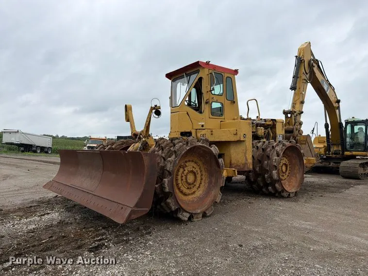 1978 Caterpillar 825B Soil Compactor